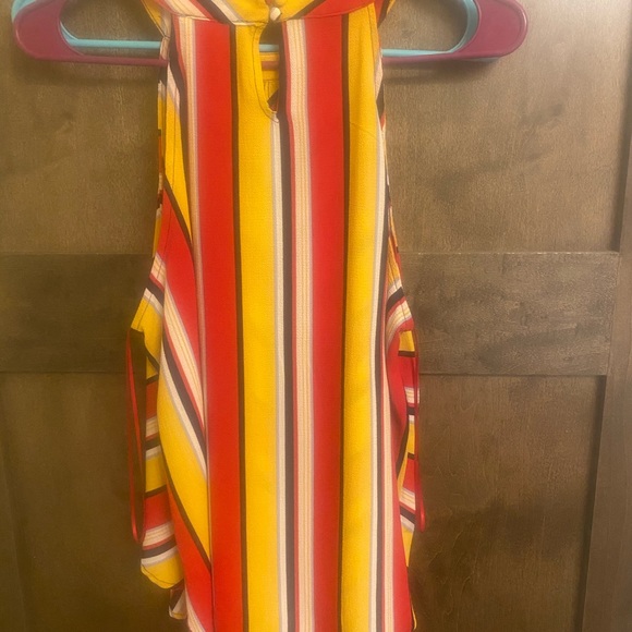 Red and yellow tank top - Picture 4 of 4